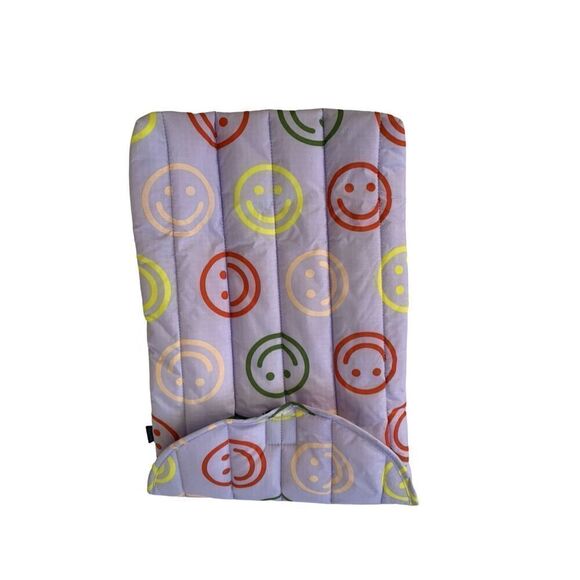 Baggu 16” Puffy Laptop Tablet Happy Face Sleeve Case - Picture 1 of 2